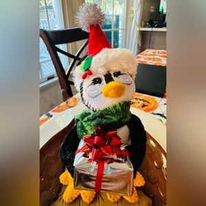 NWT 2021 Annalee 4” evergreen Christmas penguin Cute Fluffy Tail